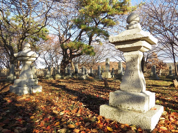 檜山護国神社と新政府軍墓地