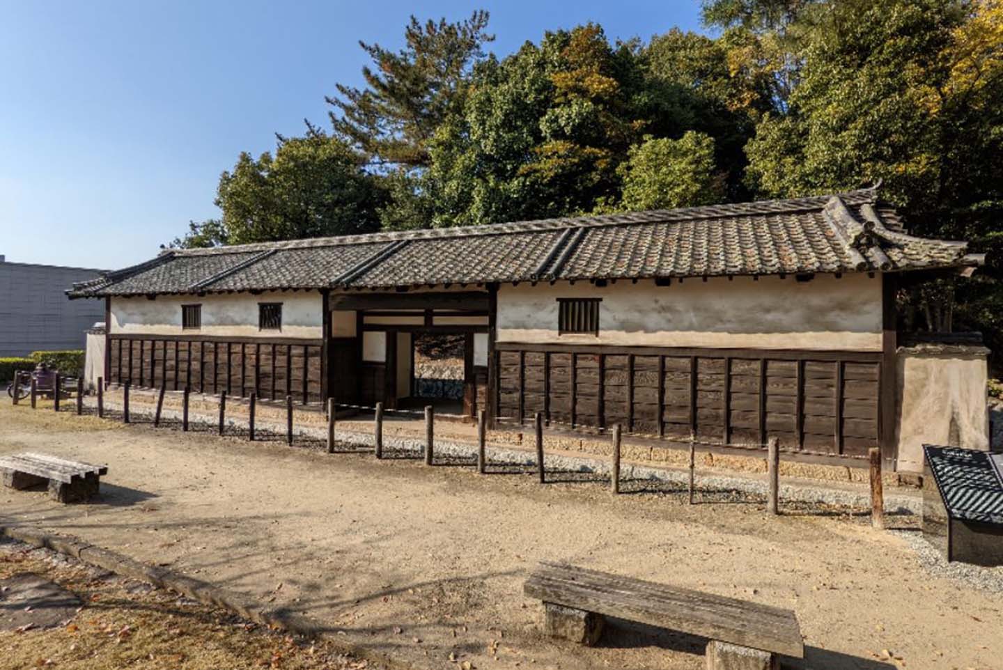 旧内藤家長屋門